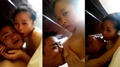 出轨人妻!高潮迭起脸通红彻彻底释放上位狂扭拍视频给网友看!不怕被老公