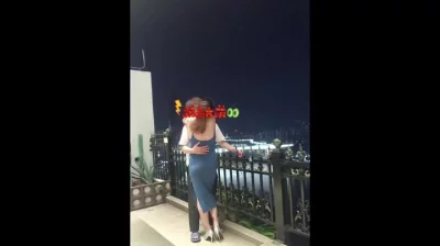 天台露出被无人机拍了！刺激！巨乳爱好者交流～