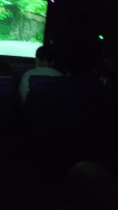 [原创] 人妻电影院口交自慰