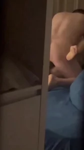 爆草极品少妇，结果她老公躲在衣柜偷看